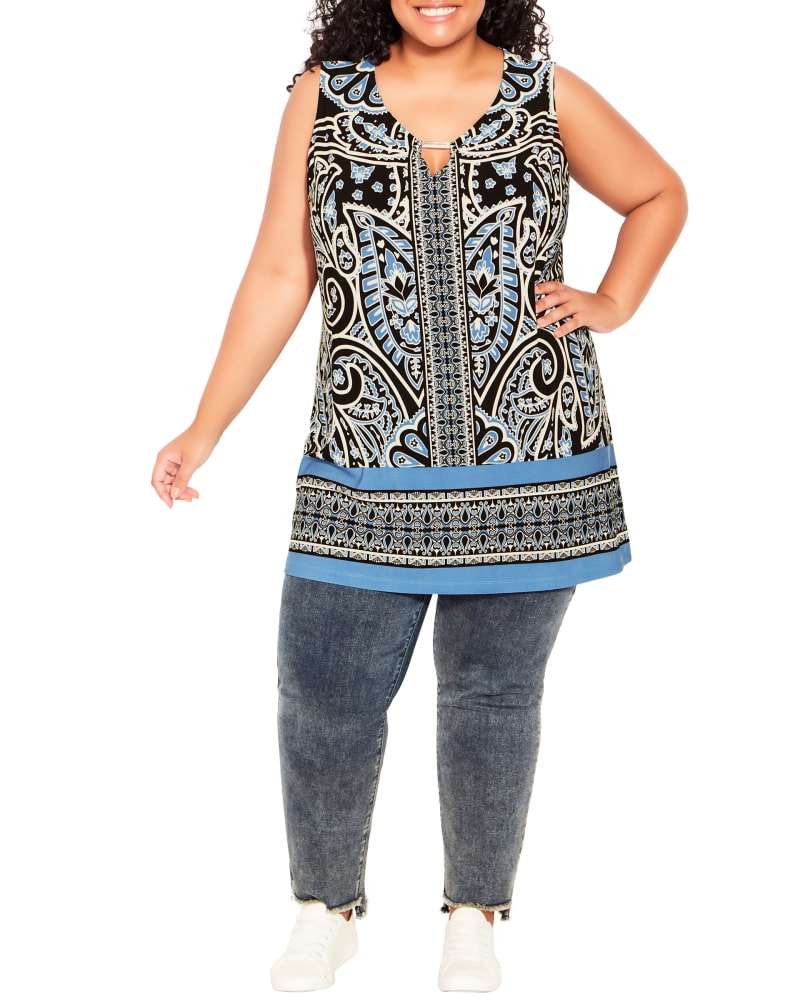 Plus size model wearing  by avenue | Dia&Co | dia_product_style_image_id:202641